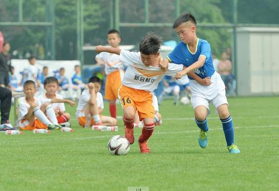 武汉校园足球走在全国前列