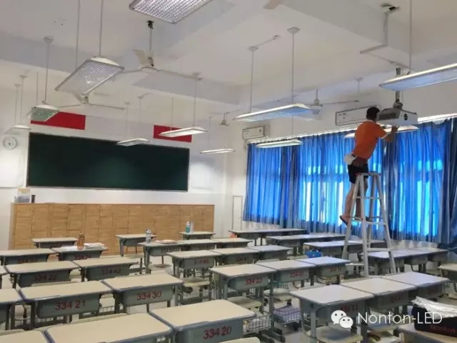厦门市第二中学LED教室灯、黑板灯改造 厦门市第二中学LED教室灯、黑板灯改造