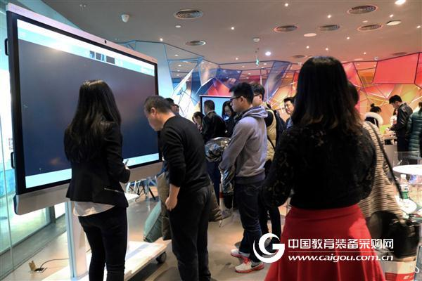 鸿合HiteVision商用交互平板闪耀奥体