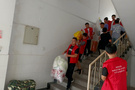 蚌埠學院教職工志愿者愛心車隊為返校學生提供暖心服務