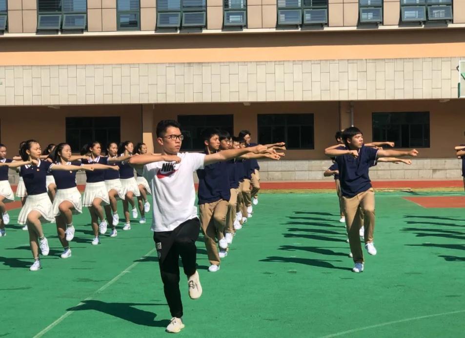 多方参与，甬江职高聚力打好近视防控“组合拳”