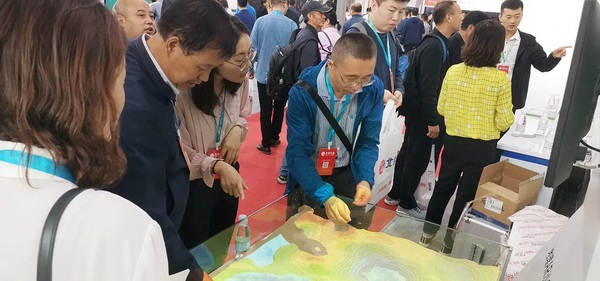 中教启星亮相首届宁夏“互联网+教育”装备博览会