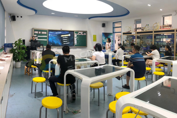 AR实验室添新案例:深圳南山第二外国语学校