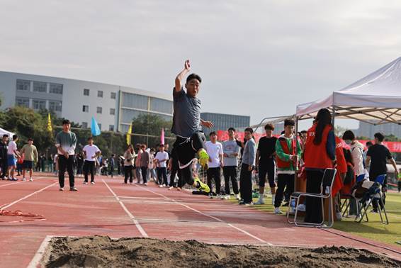 四川大学第六届体育文化节暨2023年田径运动会举行