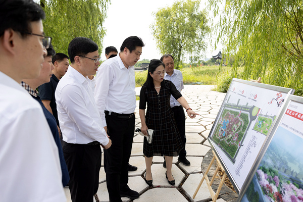 无锡市和东南大学共建东南大学无锡校区推进会在九龙湖校区举行