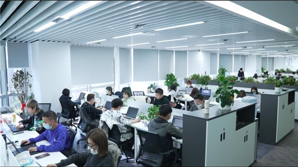 集愛研究院攜行業泰斗級專家，助力家庭教育“提質增效”