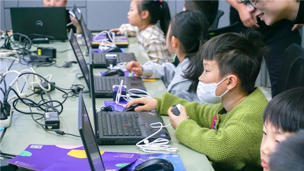 威盛·未来科技馆，为孩子的梦想插上AI翅膀！