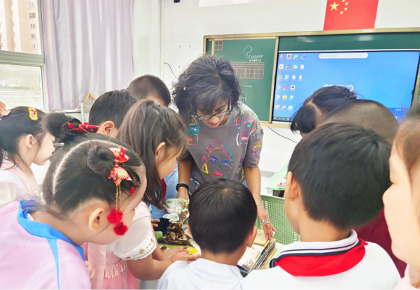 北京朝陽外語小學率先試點無人機教育 培養未來科技人才