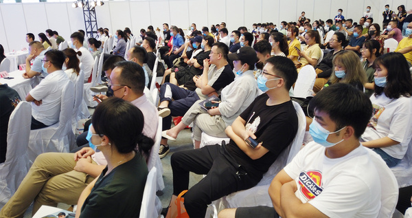 百家校服企業參加智能校服產業互聯網分享會，共襄行業盛舉
