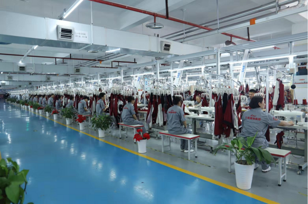 強強聯合·共謀遠景，重慶立泰服飾集團加入欽家智能校服安全平臺
