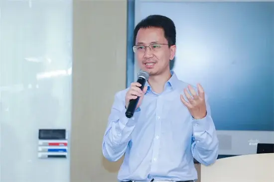 騰訊教育攜手光?？萍纪瞥觥疤依睢庇媱?，打造1000所人工智能教育標桿校