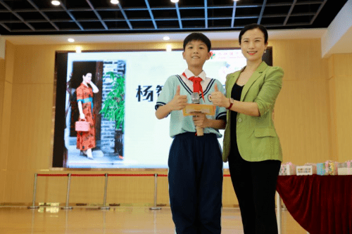 智匯盟希望圖書館讓祖國開滿知識之花