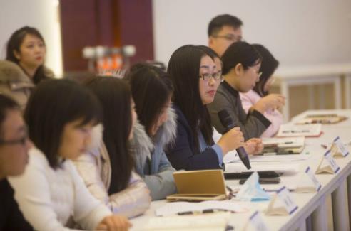 大連理工大學郭東明校長與輔導員共話黨的十九屆六中全會精神