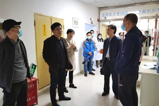 貴州醫科大學副校長羅俊帶隊對開展實驗室安全檢查