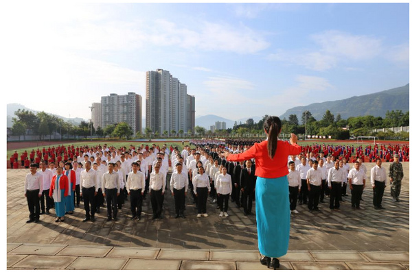 攀枝花学院图书馆党支部联合西区法院党支部走进华坪女高参加党性教育活动