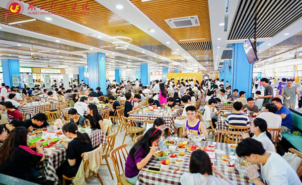 湖北经济学院2025届毕业生博学午餐会举行