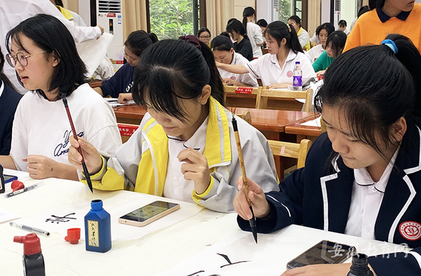 亳州幼兒師范學校舉行師生書寫大賽 推廣規范字應用