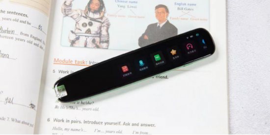 讯飞翻译笔S11，3.7英寸护眼大屏助力学生高效查词
