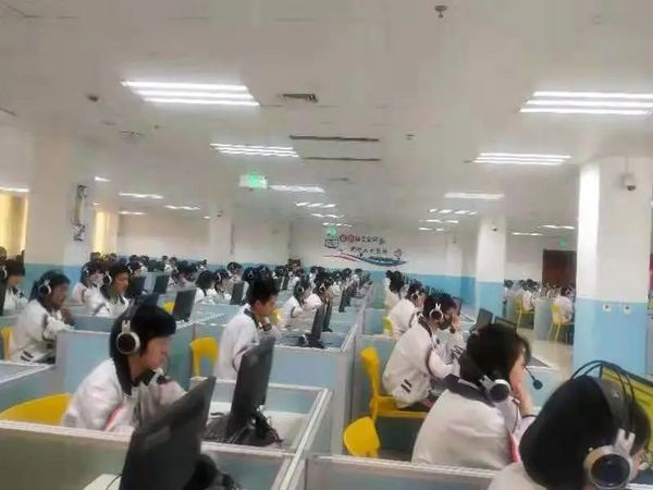 在文化盛宴中不斷展現自我——定州中學圖書館風采