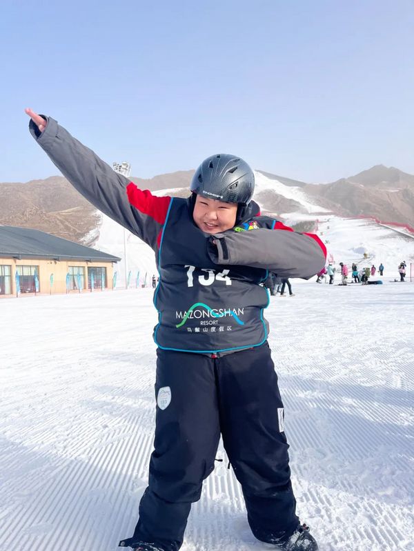 冰雪运动进校园 | 一起走进呼和浩特市中小学滑雪研学实践活动