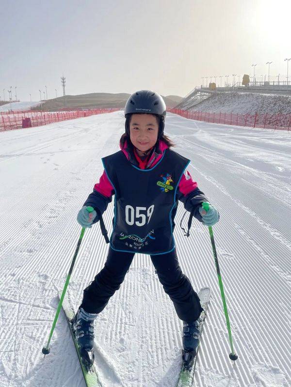 冰雪运动进校园 | 一起走进呼和浩特市中小学滑雪研学实践活动