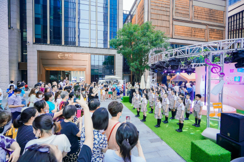 小音咖×每日鲜语：天籁童声鲜活夏夜，上海枫径夜市闪现最美摊位